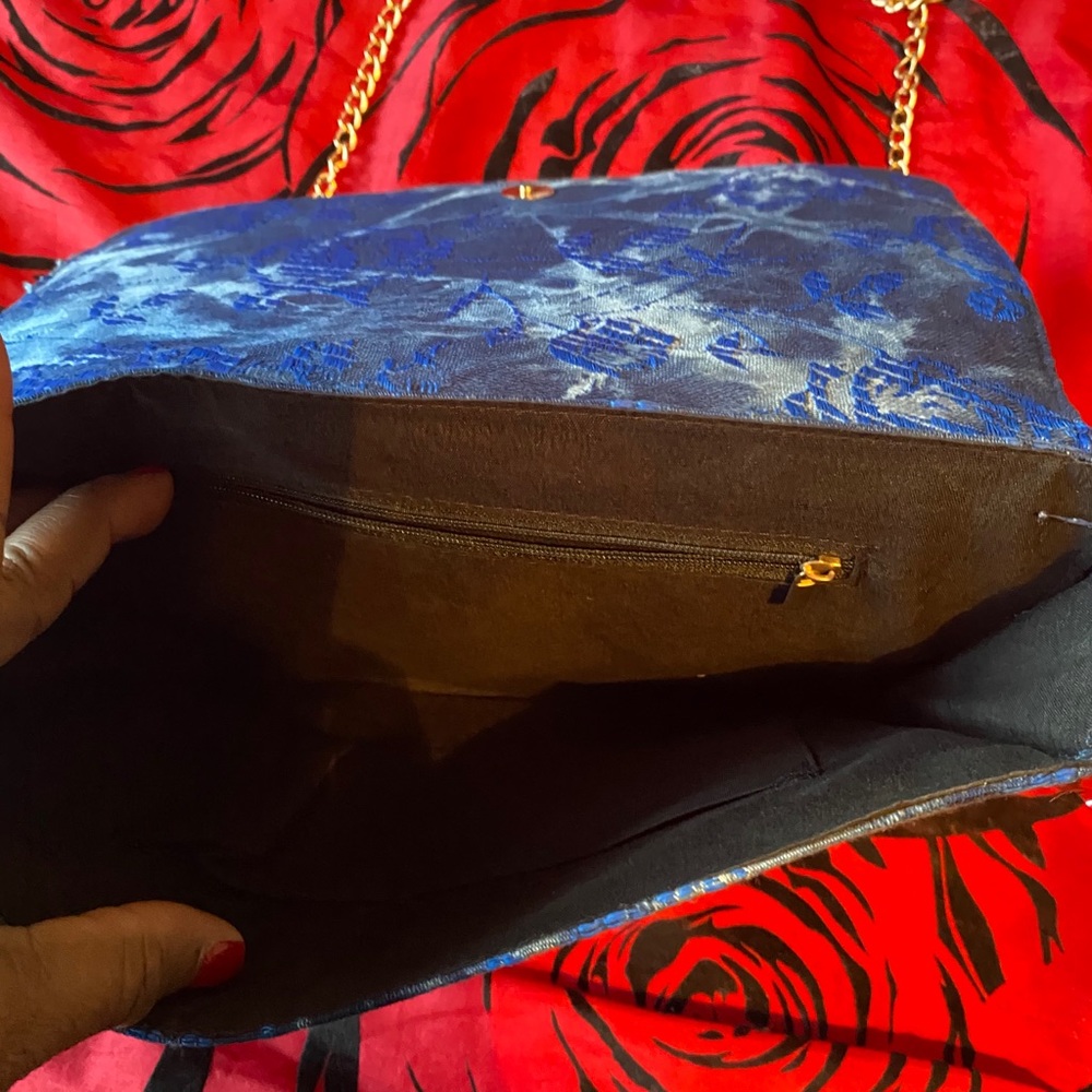 Purse - Picture 2 of 5
